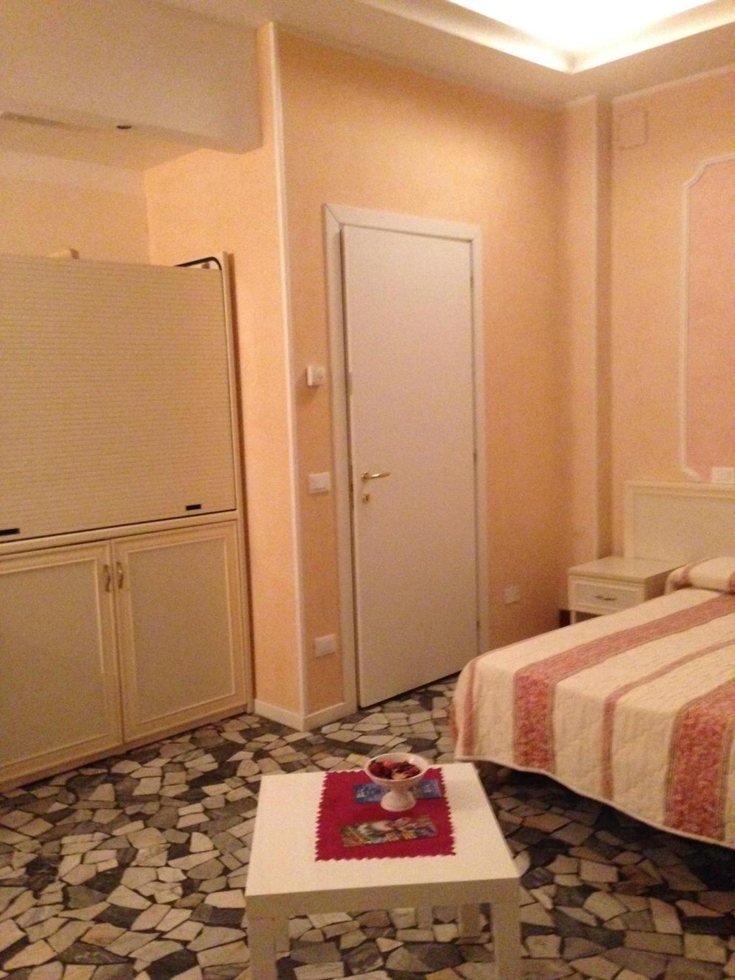 Hotel Residence Maria Grazia Rimini Zimmer foto