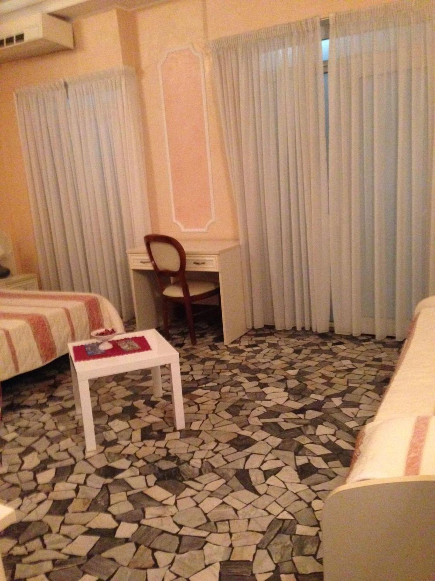 Hotel Residence Maria Grazia Rimini Zimmer foto